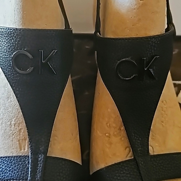 Calvin Klein Shoes - Picture 2 of 6